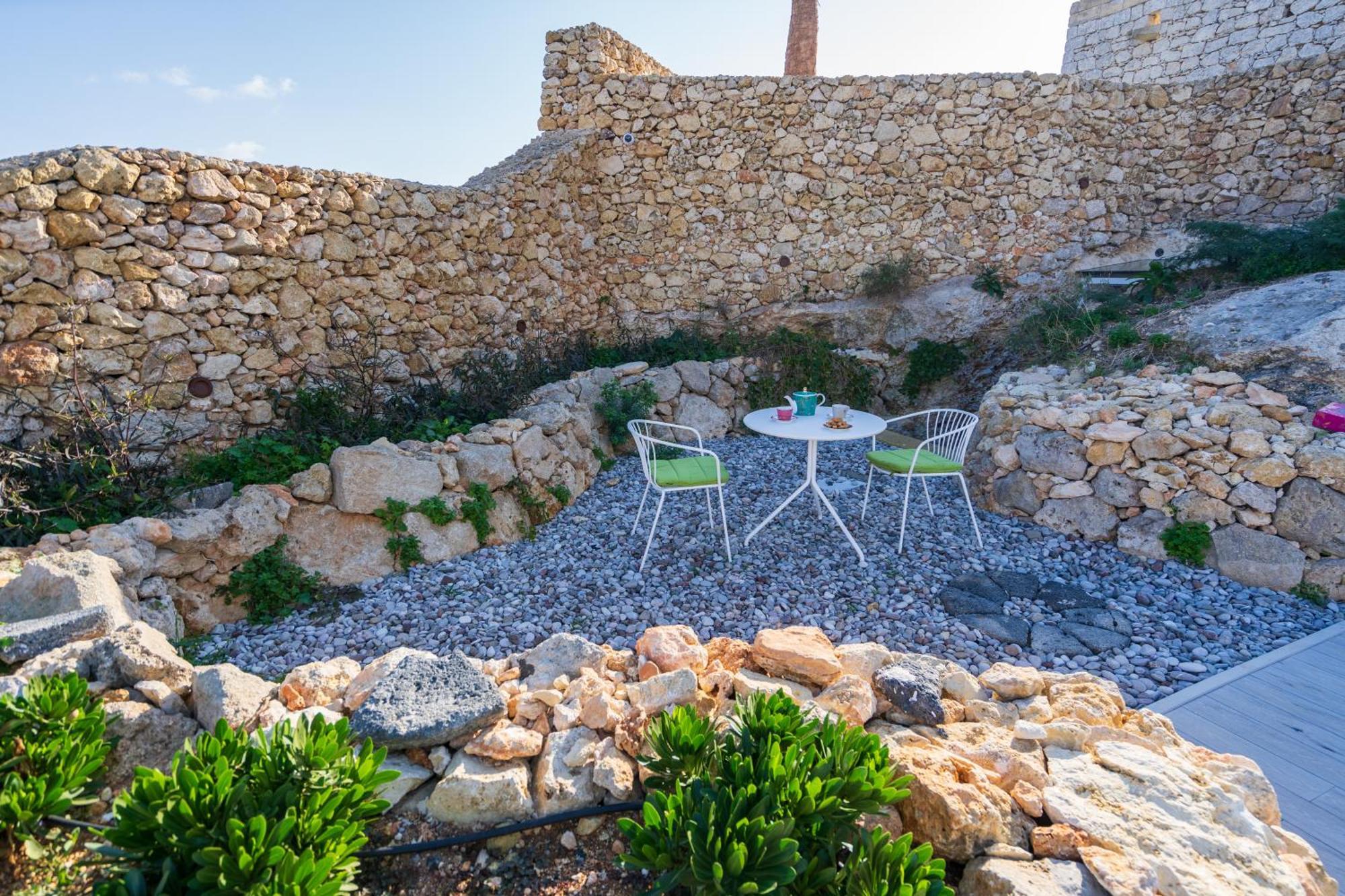 L-Eremita Boutique Hotel Qala Kültér fotó