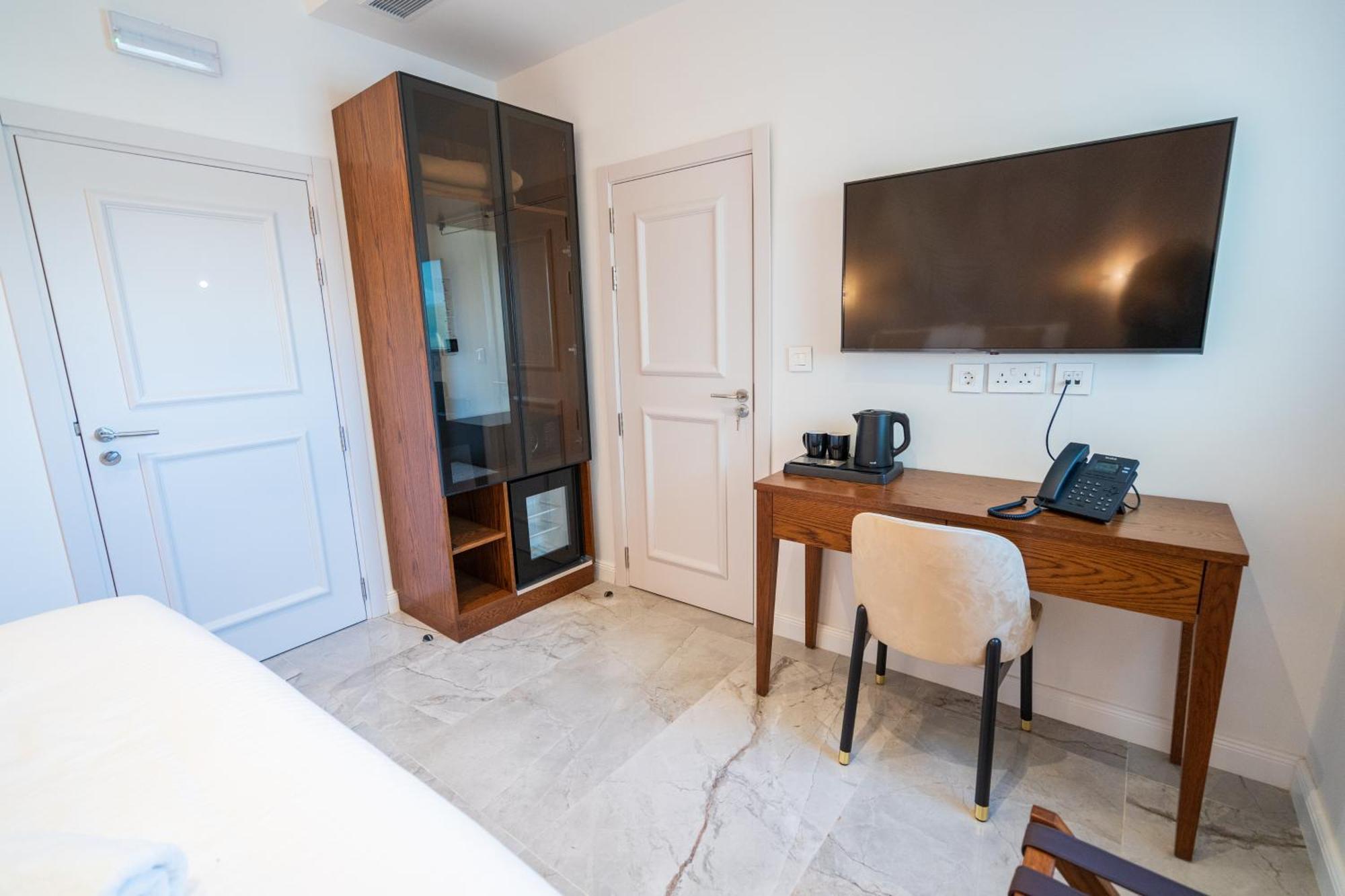 L-Eremita Boutique Hotel Qala Kültér fotó