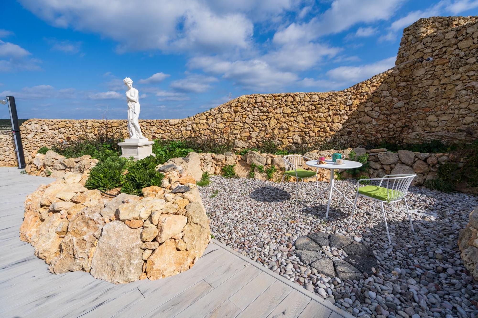 L-Eremita Boutique Hotel Qala Kültér fotó