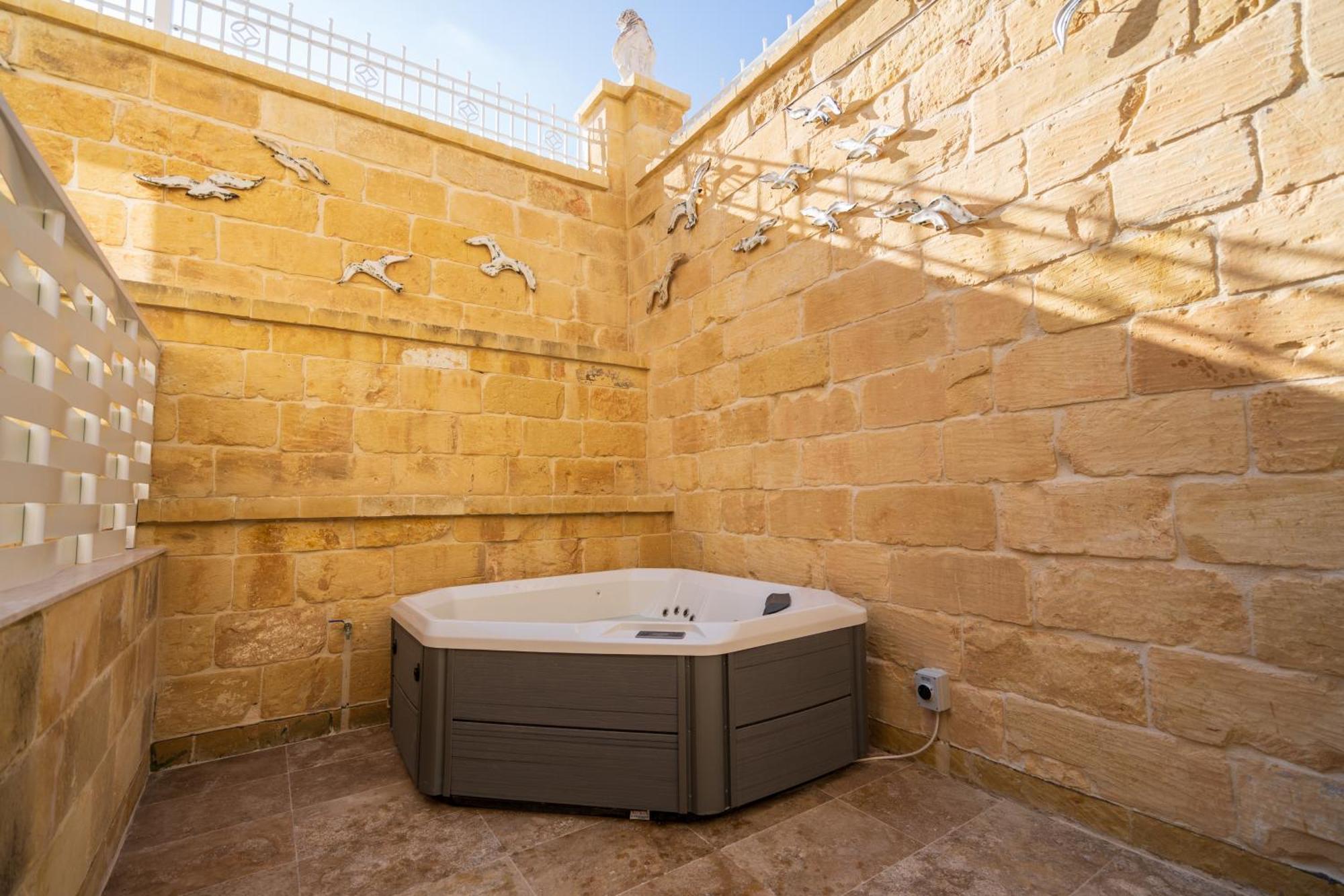 L-Eremita Boutique Hotel Qala Kültér fotó