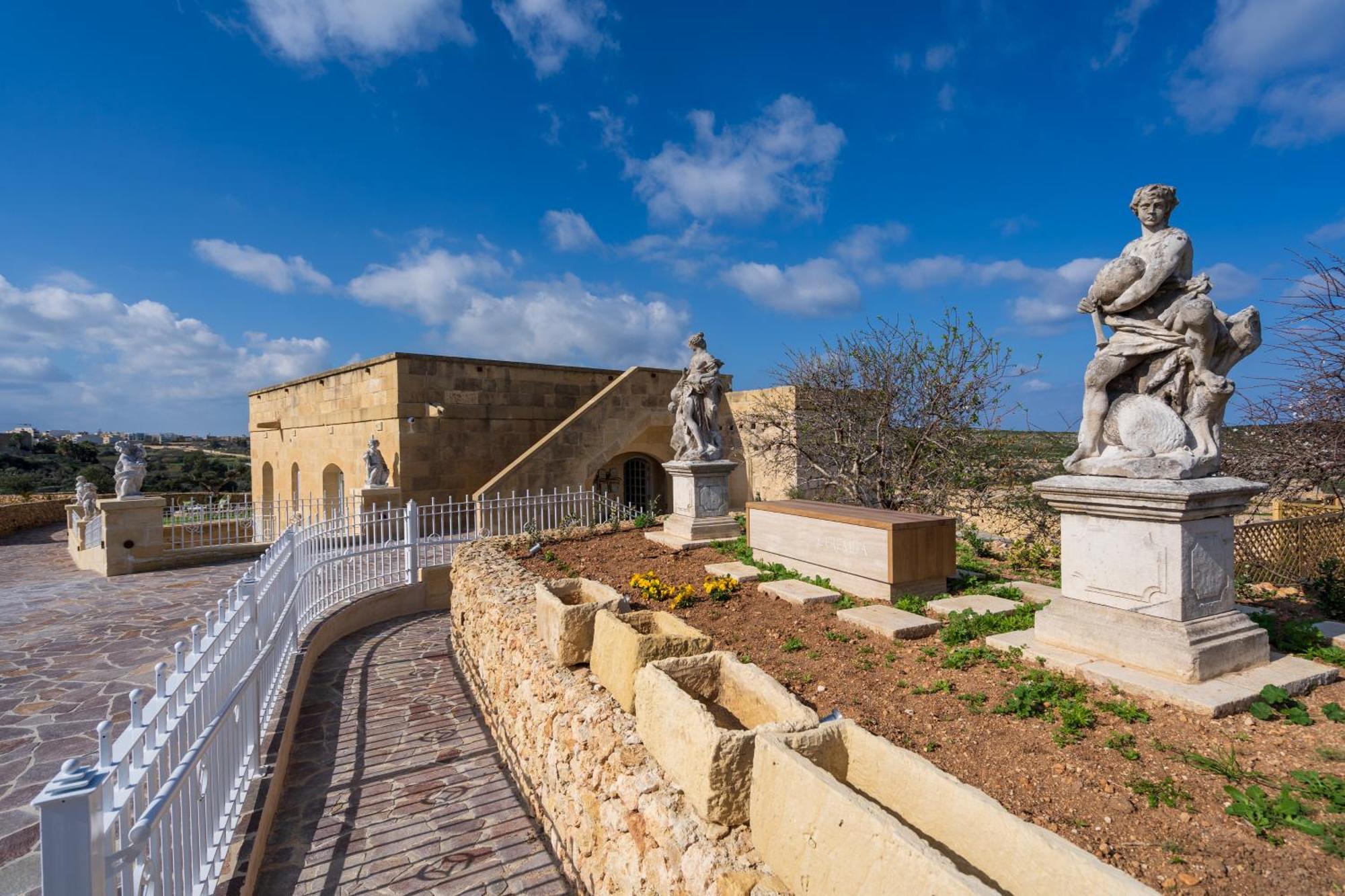 L-Eremita Boutique Hotel Qala Kültér fotó